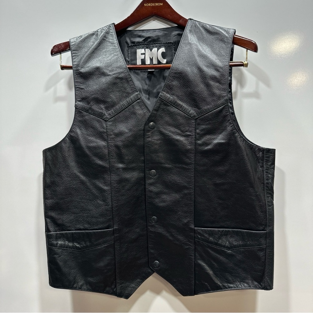 FMC~First Manufacturing Co~Black leather 4 Snap~Motorcycle Vest~Sz Mens (44)‎